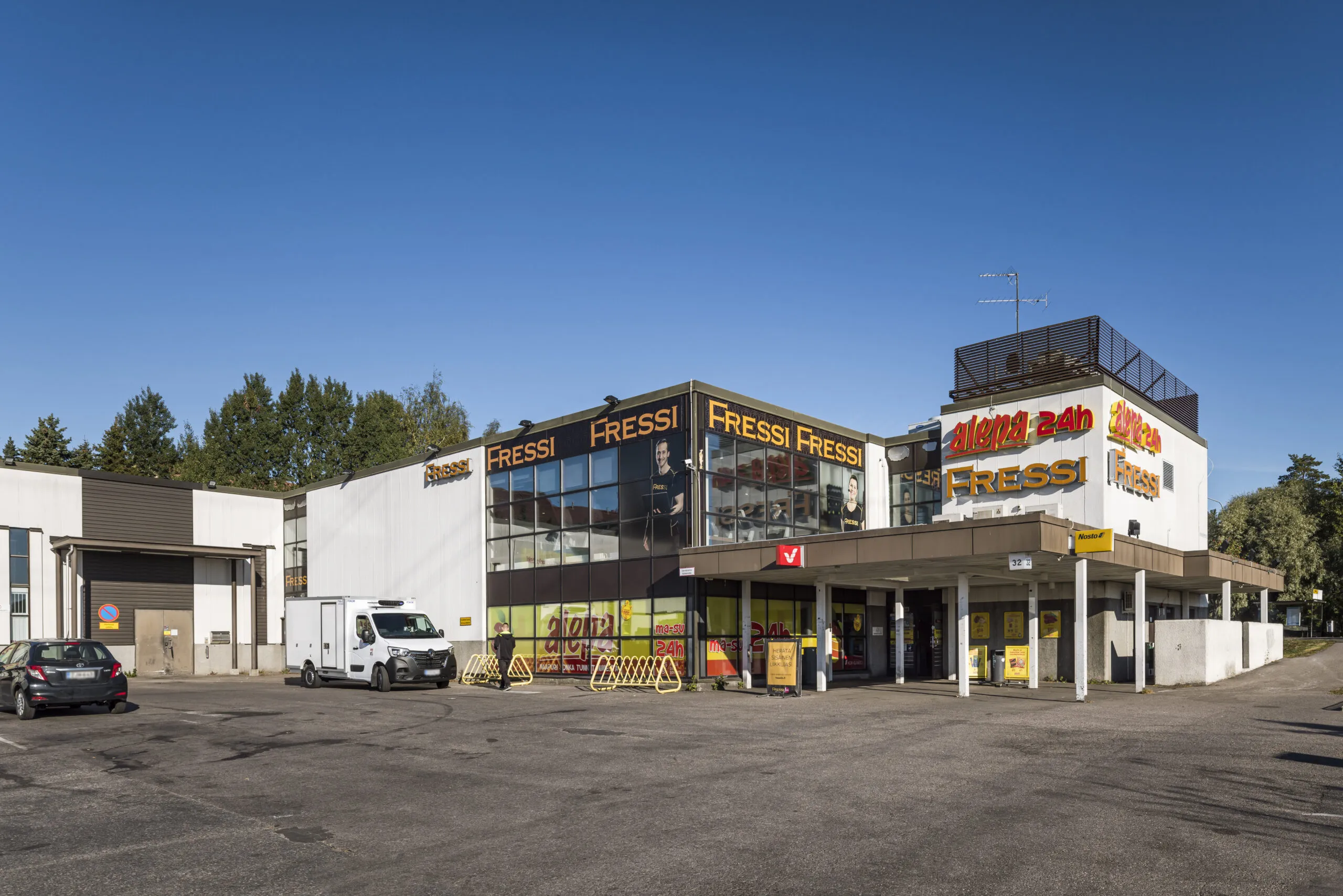 Hagelstamintie 32 liiketilat