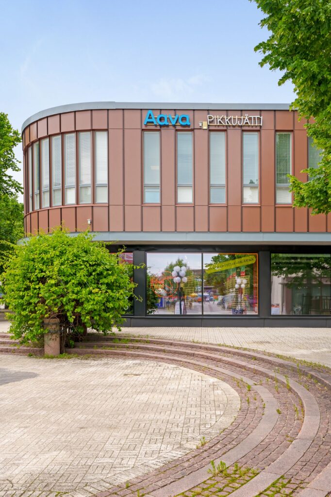 kauppakaari toimitilan julkisivu