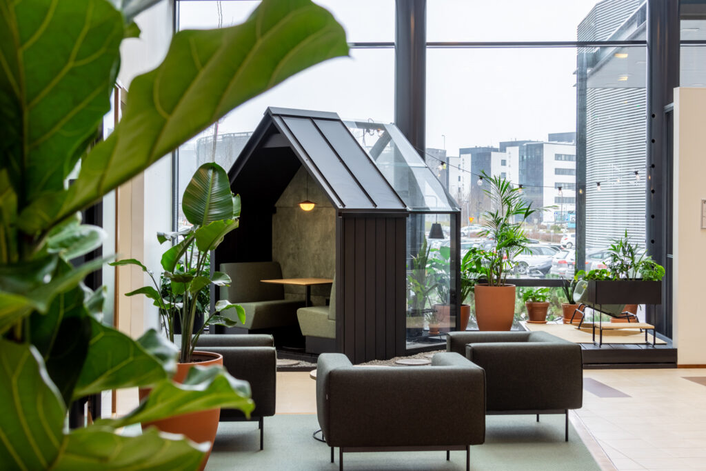 äyritie 8 business park toimitilan aula