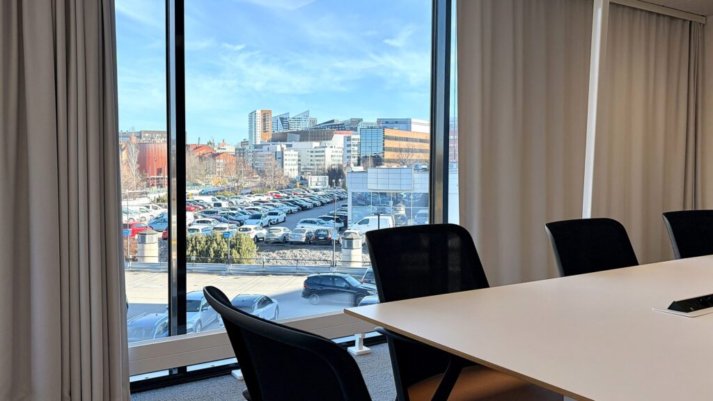 36Hatanpää - Verohallinto neuvotteluhuoneen maisema